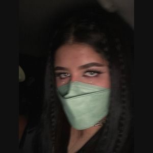 Meet your Posher, Jaqueline